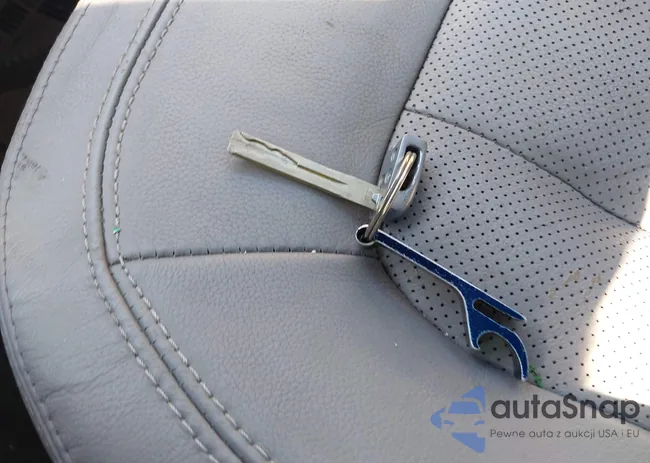 KNAGN4A74B5168102: 40273155