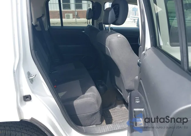 1C4NJPBA0ED545438: 40273845