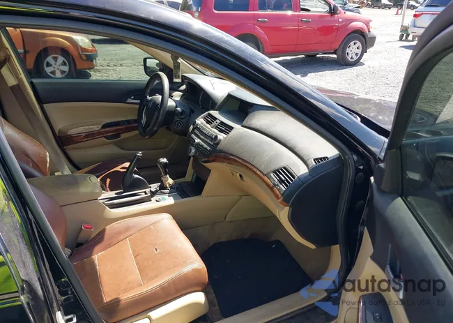 1HGCP2E76BA047168: 40275484