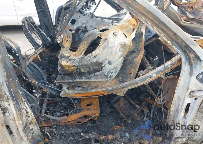 1GNSCCKC8HR322828: 40279990