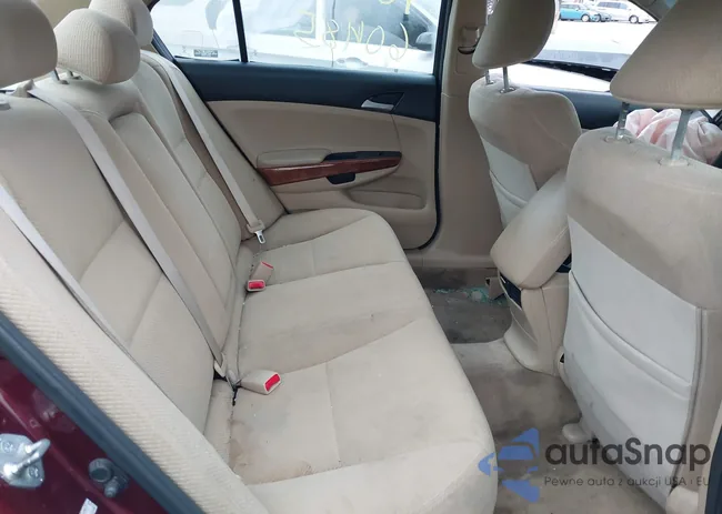 1HGCP2F73BA132760: 40287377