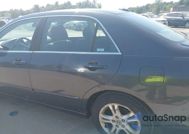 1HGCM56857A056663: 40286958