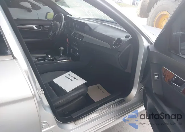 WDDGF4HB8CA704655: 40293590