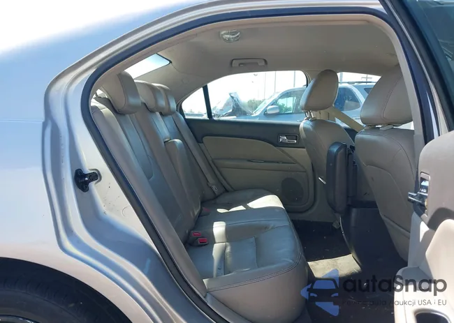 3FAHP0JA5AR321030: 40296350