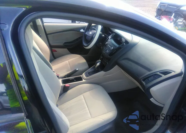 1FADP3F24JL252802: 40295684