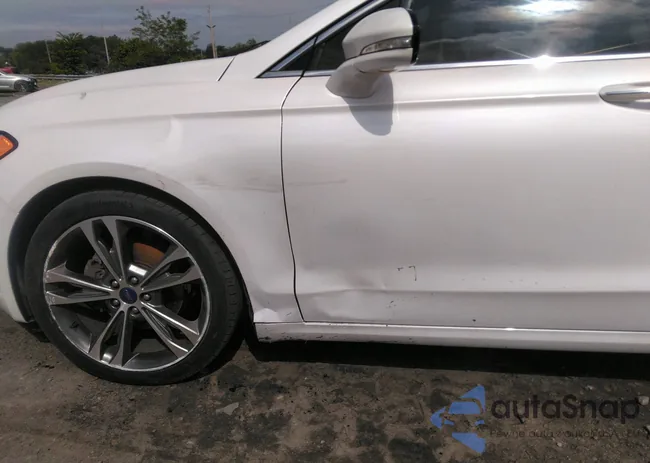 3FA6P0K9XHR118656: 40297038