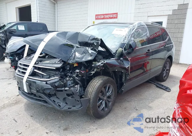 3VV2B7AXXNM060140: 40300638