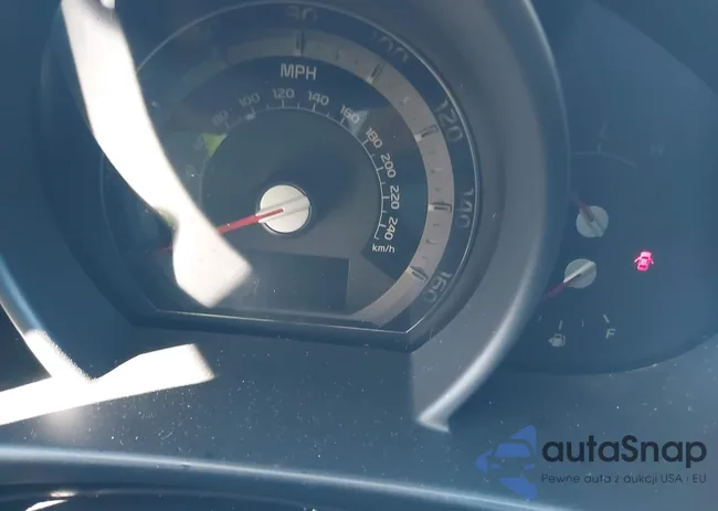 KNDPBCACXE7643604: 40301630