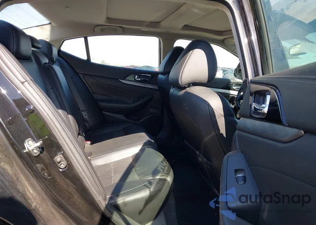 1N4AA6AP5HC430879: 40305056