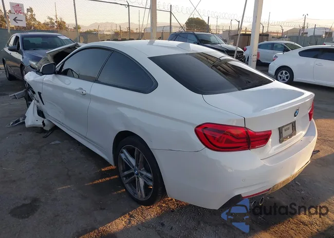 WBA4W3C5XKAF92884: 40310329