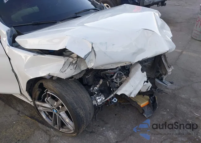 WBA4W3C5XKAF92884: 40310329