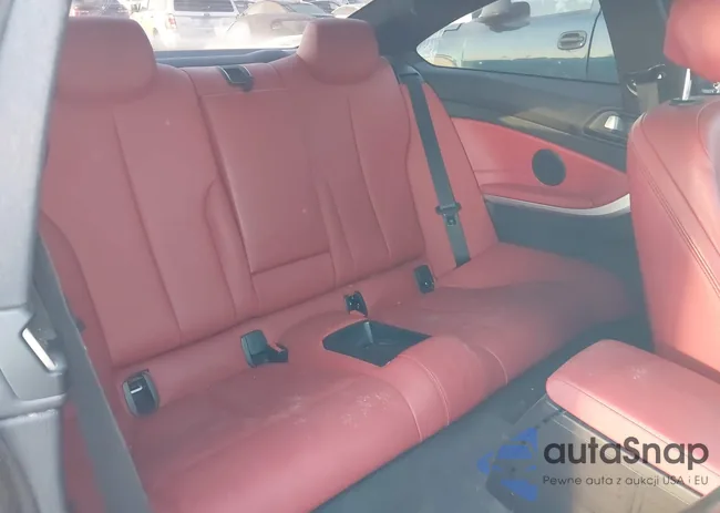 WBA4W3C5XKAF92884: 40310329