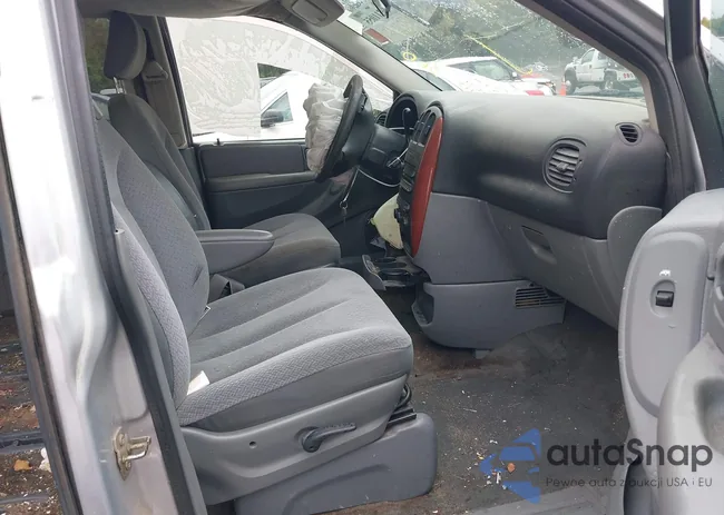 1A4GP45R96B549261: 40311055