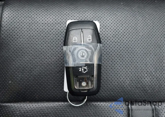 3LN6L2JK8FR626820: 40316301