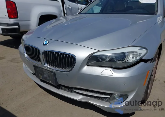 WBAFR7C59BC267426: 40321361