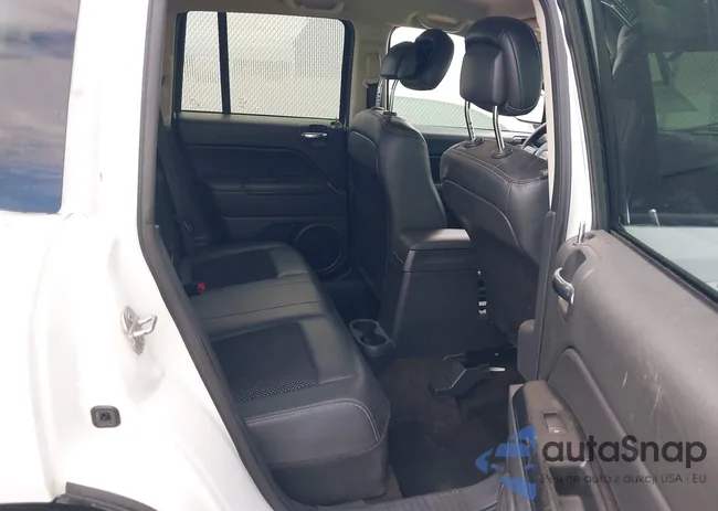 1C4NJCBA2FD329410: 40322353