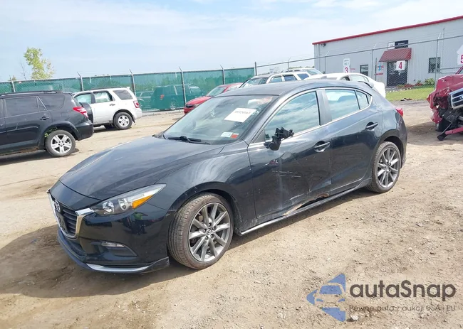 3MZBN1L30JM257015: 40324163