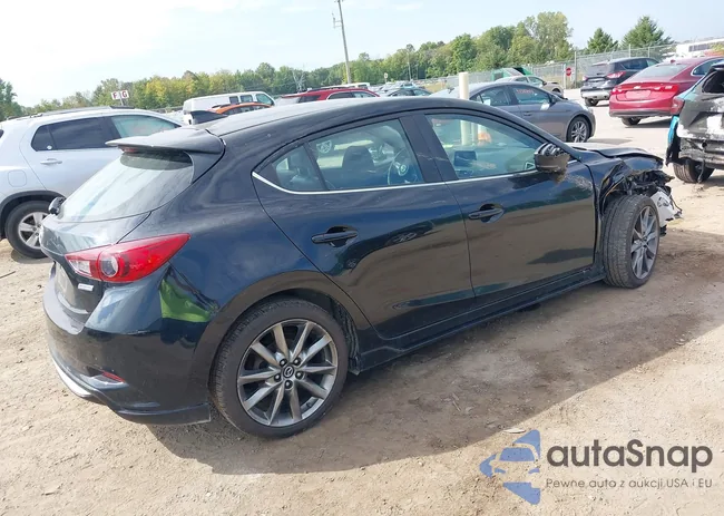 3MZBN1L30JM257015: 40324163