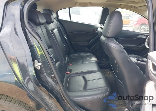 3MZBN1L30JM257015: 40324163