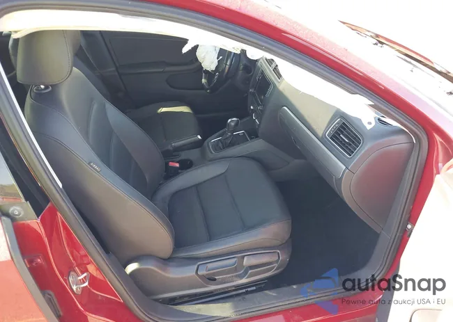 3VWDB7AJ0HM413733: 40325036