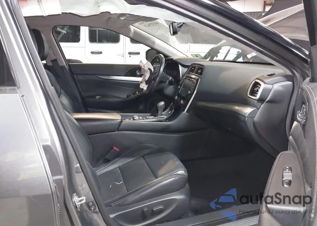 1N4AA6AP4GC430371: 40325621