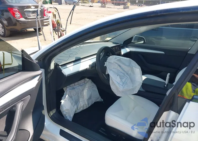 5YJ3E1EB5MF960596: 40328975