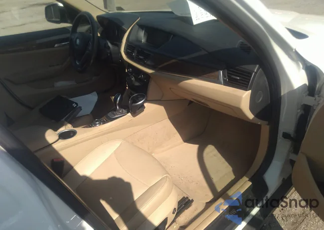 WBAVL1C51FVY38461: 40329150