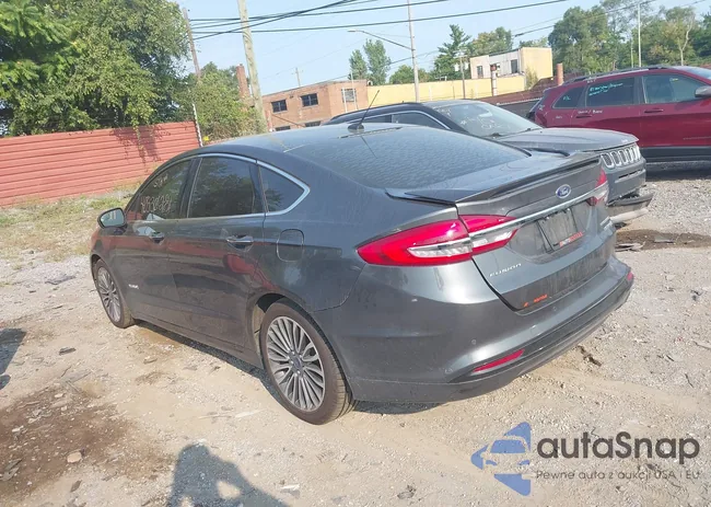 3FA6P0RU4JR207204: 40330281