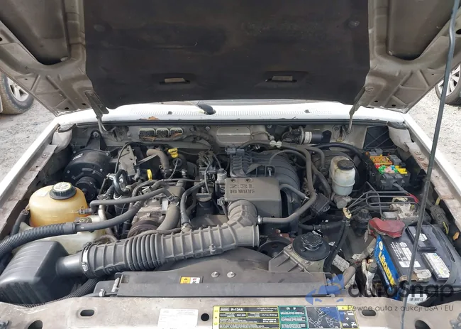 1FTYR10D28PB04185: 40329626