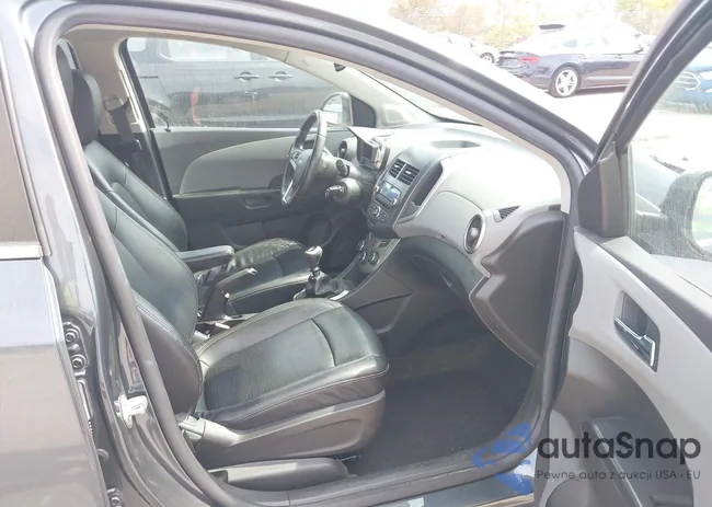 1G1JF6SB2C4176462: 40331202