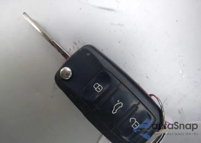 3VWD17AJ5EM336243: 40331903