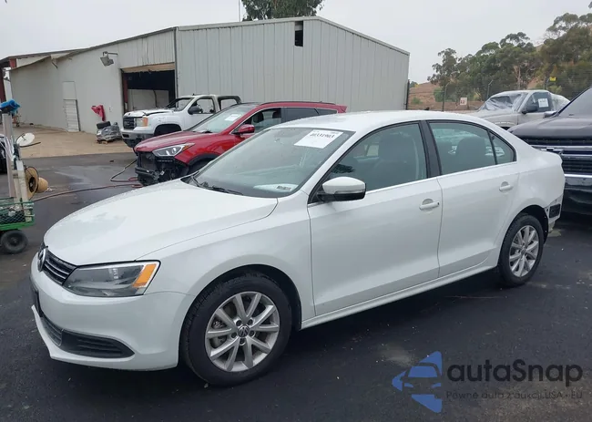 3VWD17AJ5EM336243: 40331903