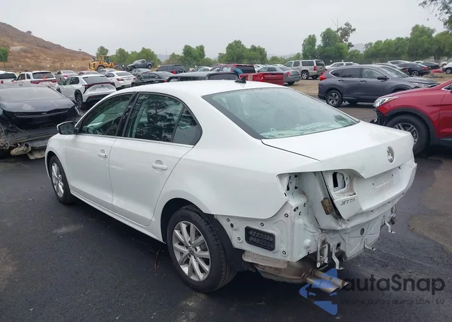 3VWD17AJ5EM336243: 40331903