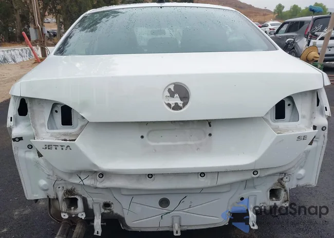 3VWD17AJ5EM336243: 40331903