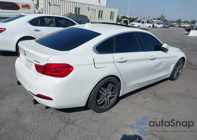 WBA4J5C51JBF07692: 40332424