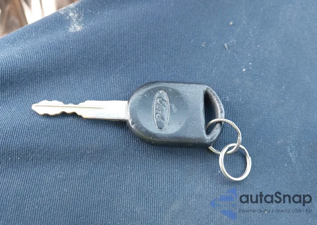 1FMCU93187KA84282: 40332840