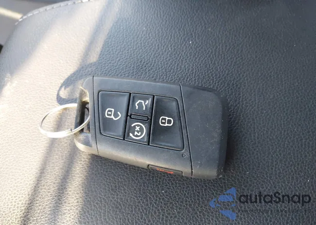 3VV2B7AX2NM022501: 40333557