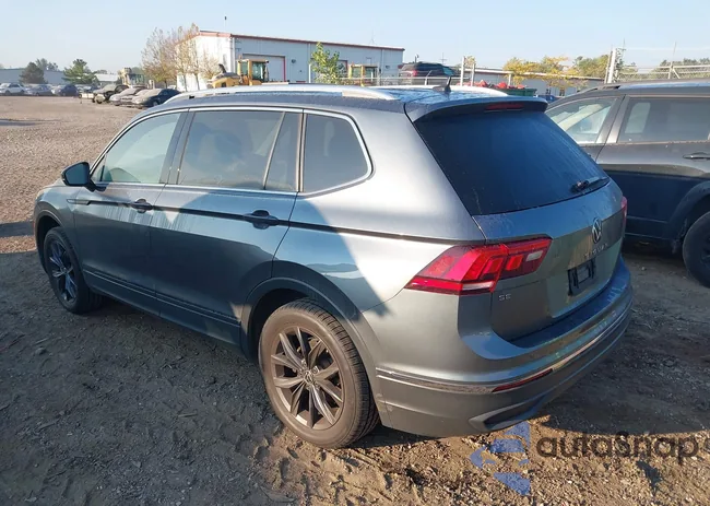 3VV2B7AX2NM022501: 40333557