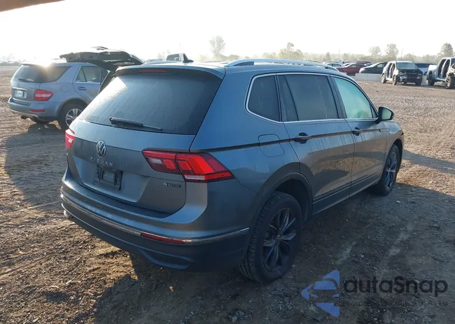 3VV2B7AX2NM022501: 40333557