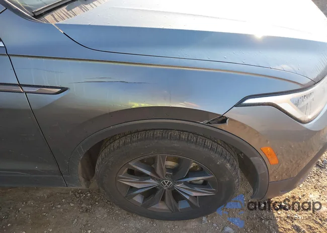 3VV2B7AX2NM022501: 40333557