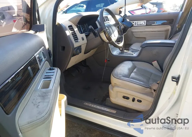 2LMDU68C28BJ22019: 40337478