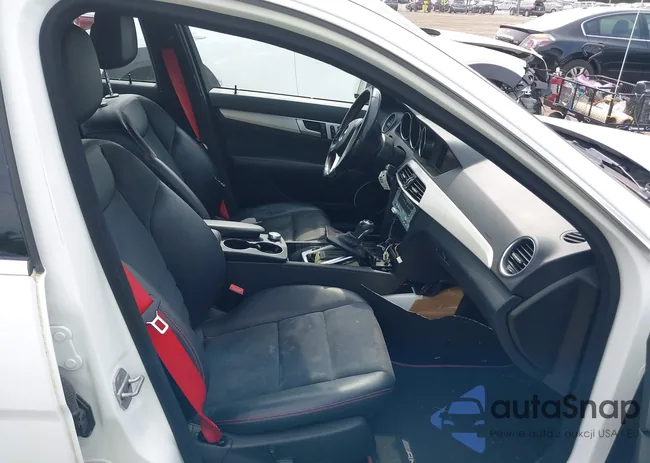 WDDGF8AB7DR251763: 40338045