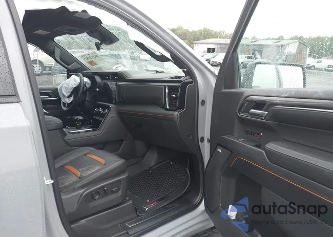 3GTUUEEL5RG278696: 40352582