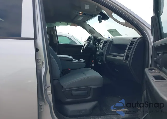 1C6RR6FT6DS592443: 40358916