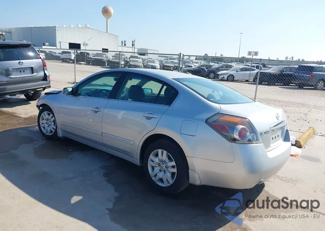 1N4AL21E69N520579: 40359015