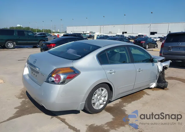 1N4AL21E69N520579: 40359015