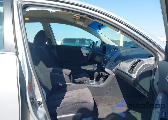 1N4AL21E69N520579: 40359015