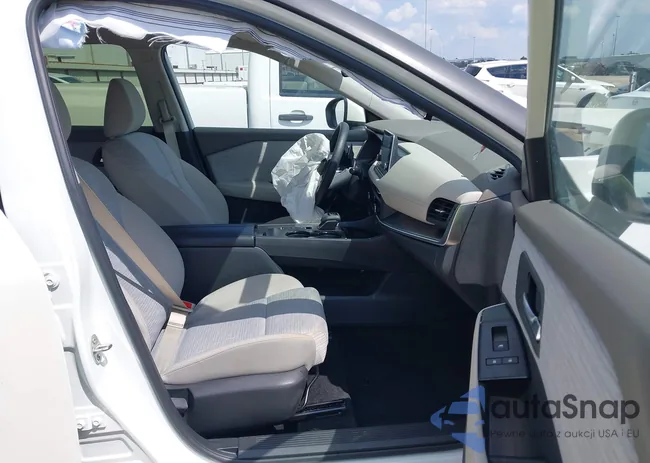 JN8BT3BA2PW419910: 40370365