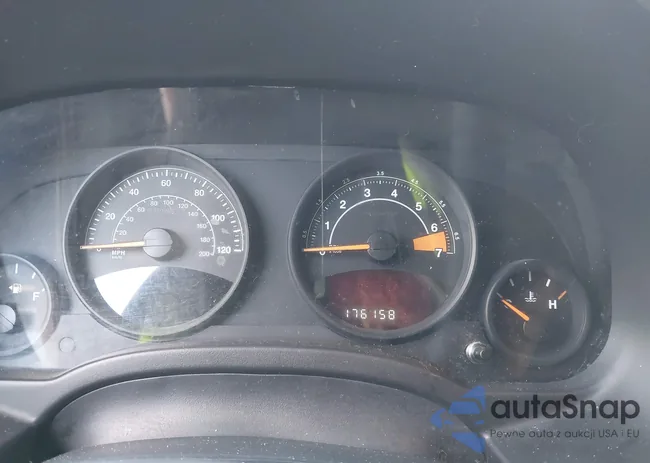 1C4NJCBA5FD219404: 40379041