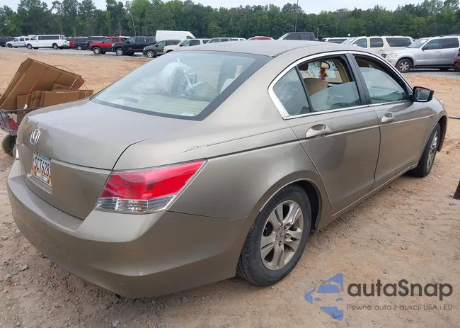 1HGCP26479A156737: 40386155